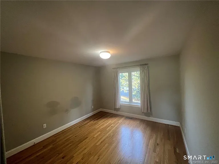 6 Kingsley Dr — Photo 7