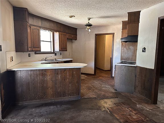 5th image of 3204 Village Rd