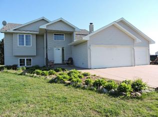 5469 18th St, Princeton, MN 55371