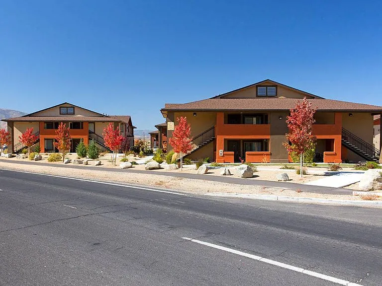 Vale Apartments & Townhomes — Photo 15