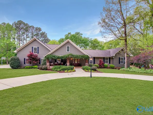 8318 Louis Dr SE, Huntsville, AL 35802