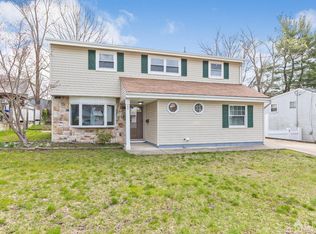 22 Twain Ave, Old Bridge, NJ 08857