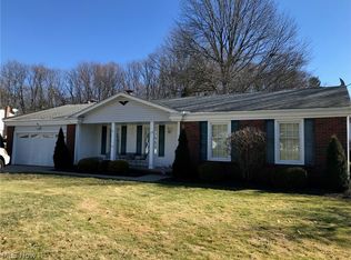 319 Green Hill Dr, Tallmadge, OH