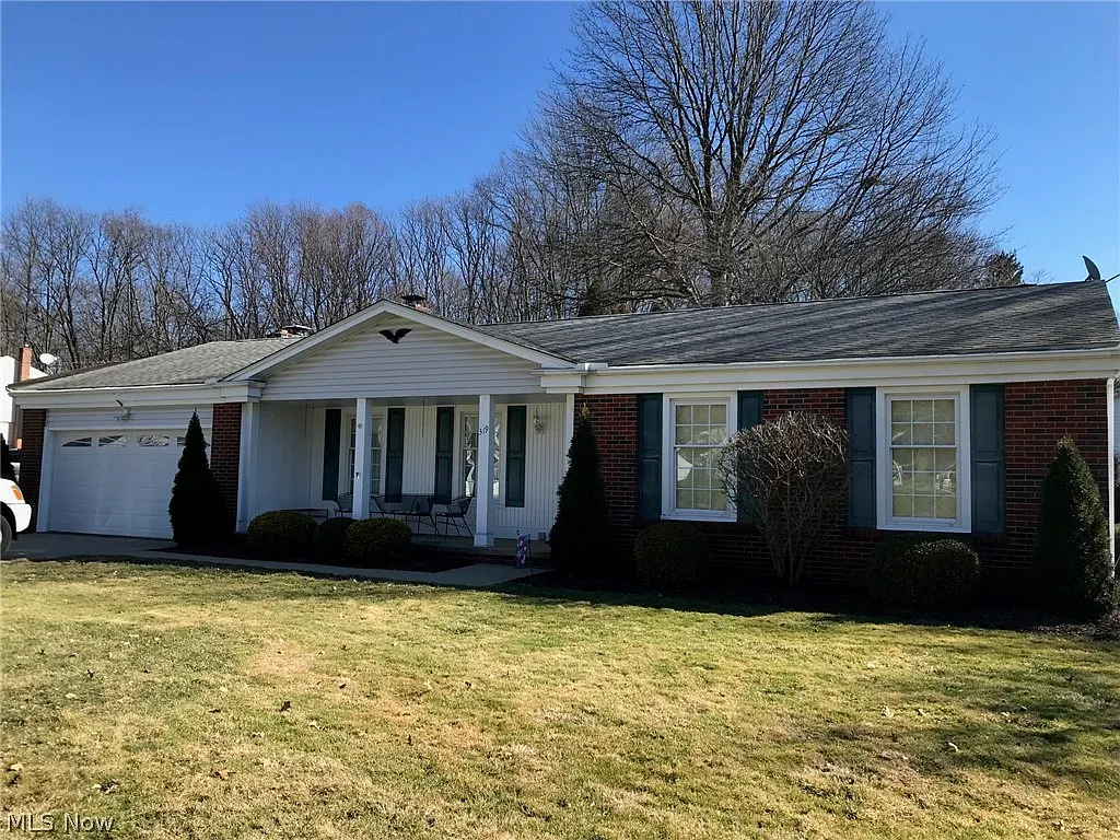 319 Green Hill Dr photo 1