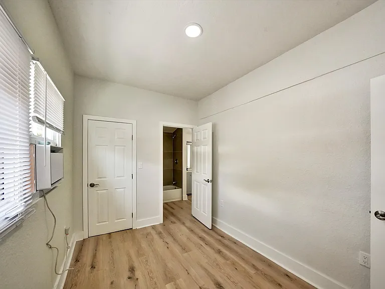 1411 SW 3rd St #2 — Photo 17