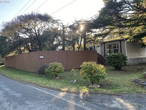 3rd image of 93654 Thunder Ln