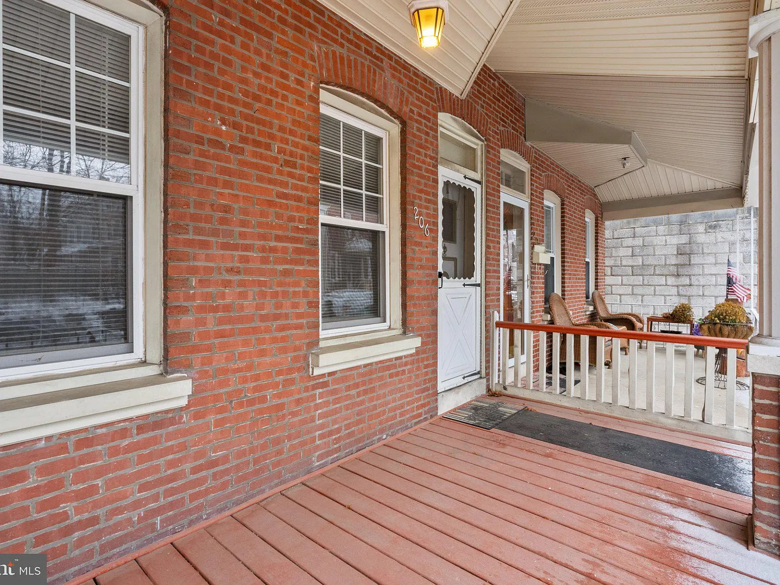 3 bed, 2.0 bath, 1432 sqft, $1,950 — Photo 2
