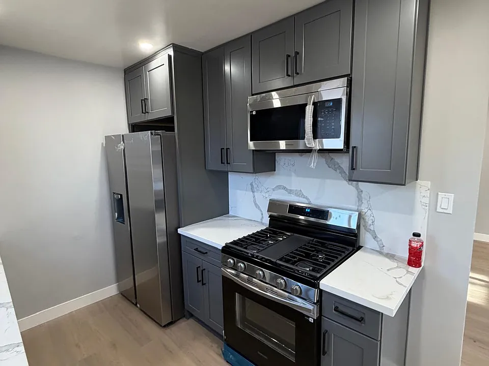 15252 Gresham St #3