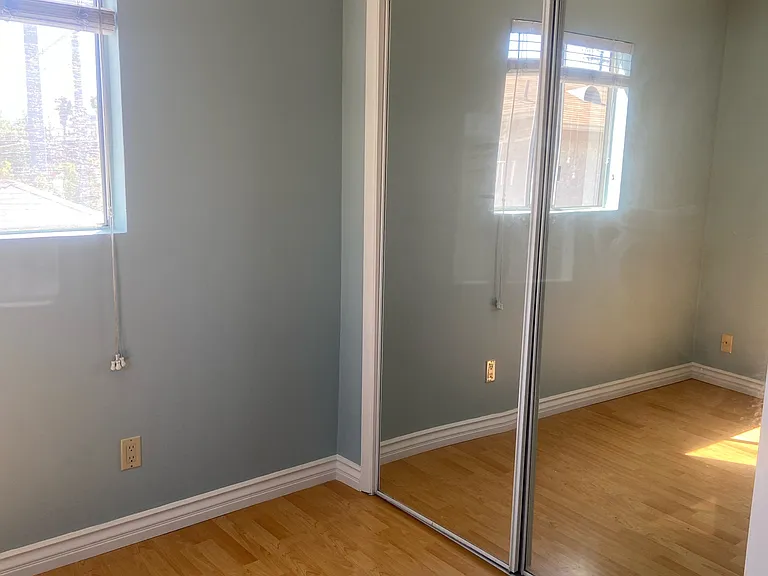 2711 Bellevue Ave #5 — Photo 6