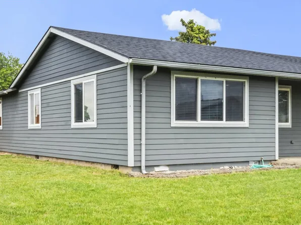 398 Park Ln, Harrisburg, OR 97446