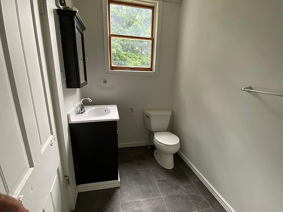 3rd image of 113 N Park St