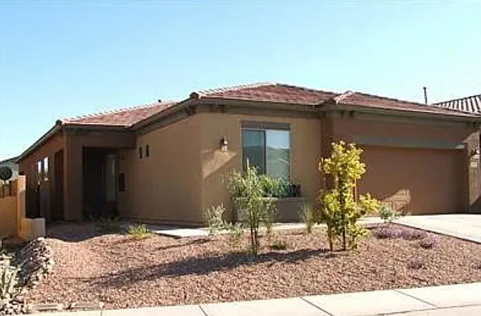 4 bed, 2.0 bath, 2165 sqft, $2,295 — Photo 1