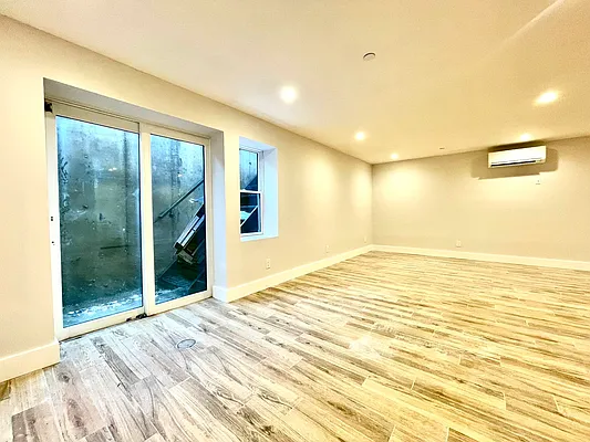 Rented by Pear NYC LLC | media 21