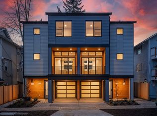 8839 Stone Ave N, Seattle, WA 98103