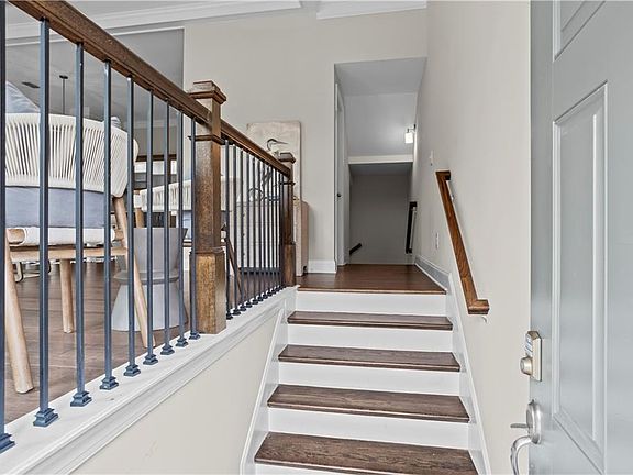 3rd image of 3159 Rutter Dr #33