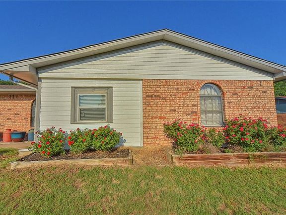 2nd image of 5558 W Lakeview Dr