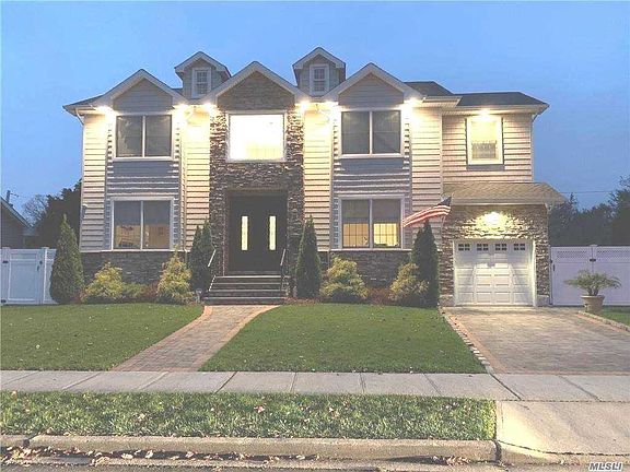 2nd image of 11 Gloria Pl