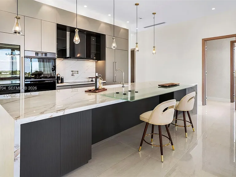 246 NE 6th Ave #PENTHOUSE — Photo 15