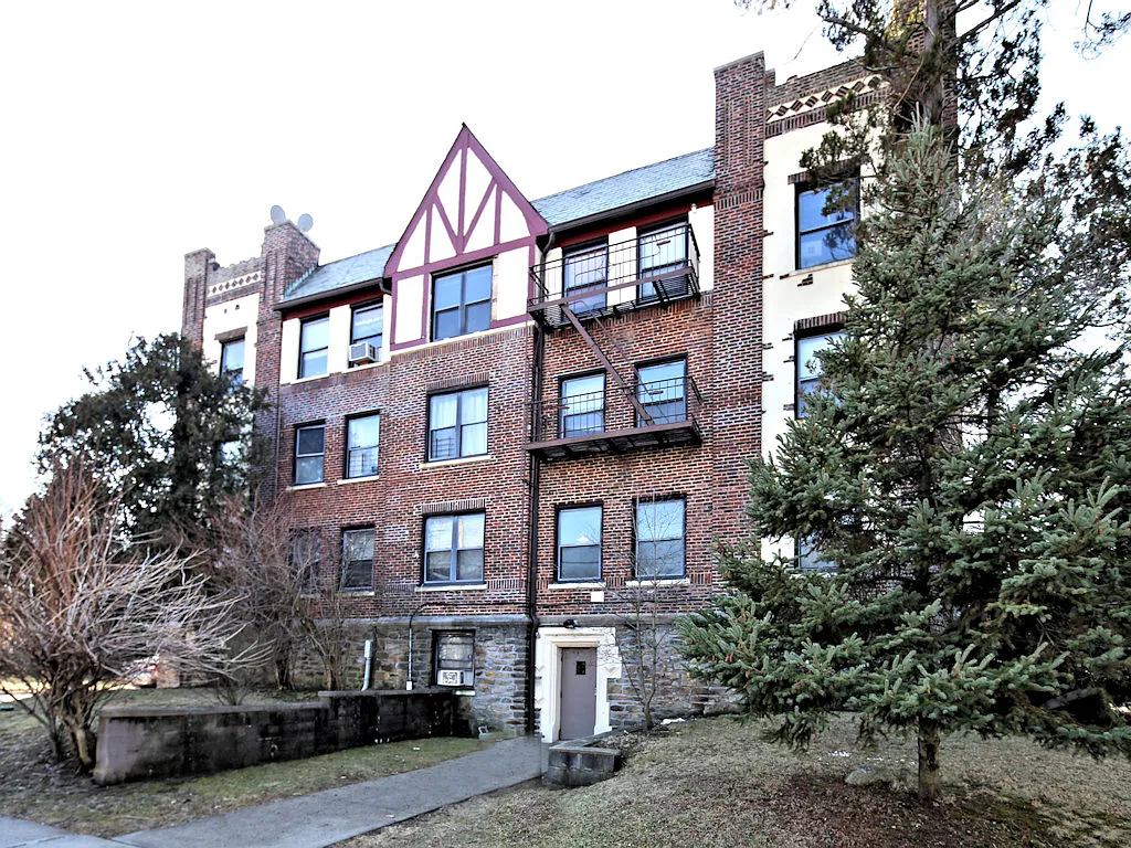 Apartment for Rent — Photo 1