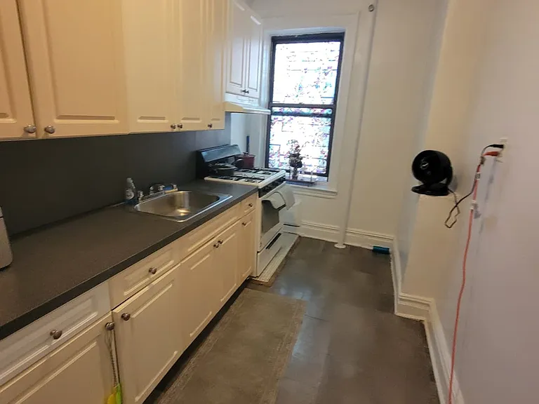 72-15 41st Ave #D42 — Photo 2