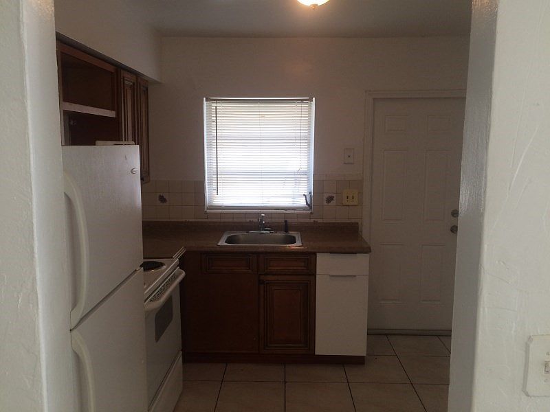 1st image of 1037 NW 8th Ave
