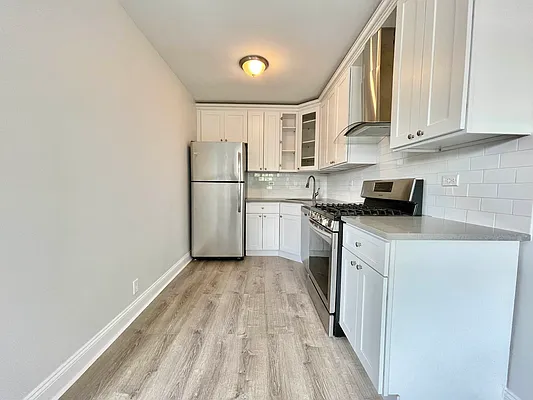 Rented by Astoria Realty | media 6
