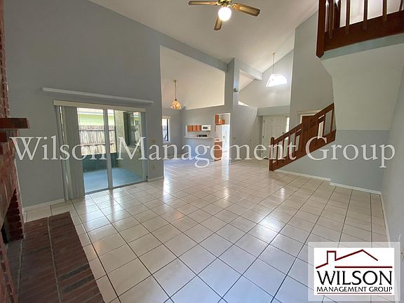 5th image of 261 River Chase Dr