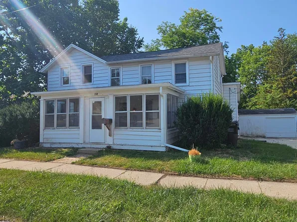 208 W Candise St, Jefferson, WI 53549