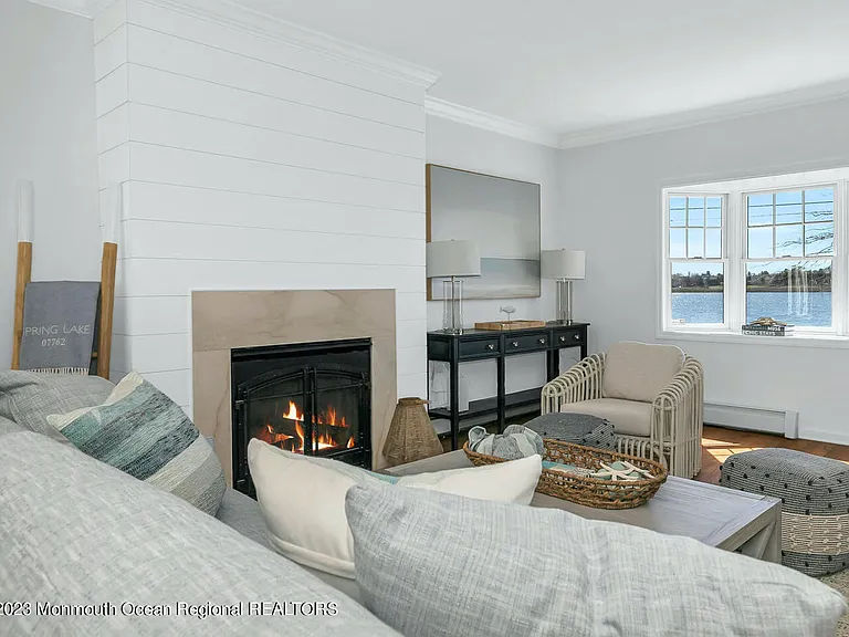 306 Ocean Rd — Photo 8