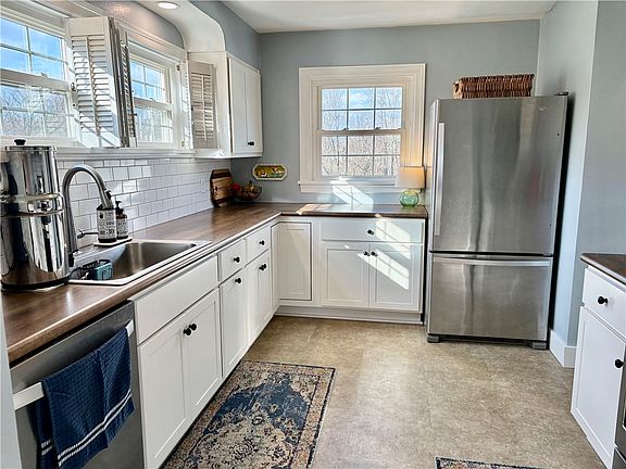 3rd image of 800 Tuscarawas Rd