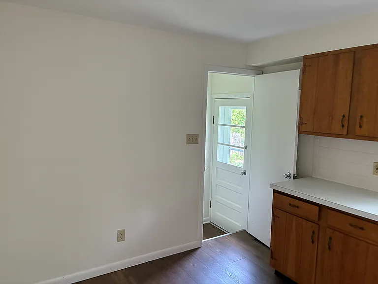 774 W Union St #5 — Photo 12