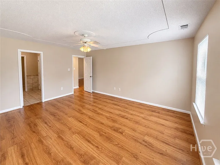 157 Lions Gate Rd — Photo 6