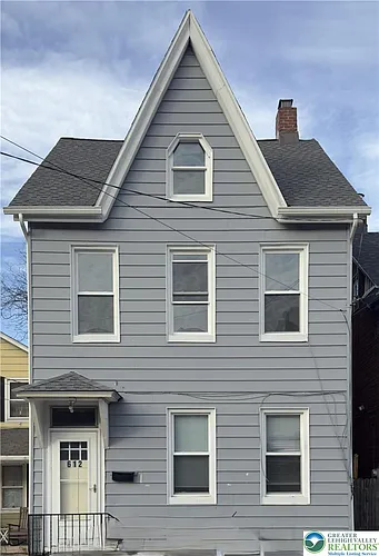 612 E 5th St Photo 1