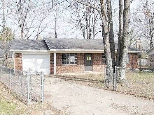 2nd image of 1400 Tamara Park