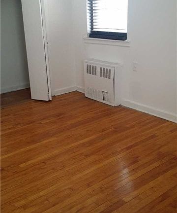 5th image of 19617 69th Ave