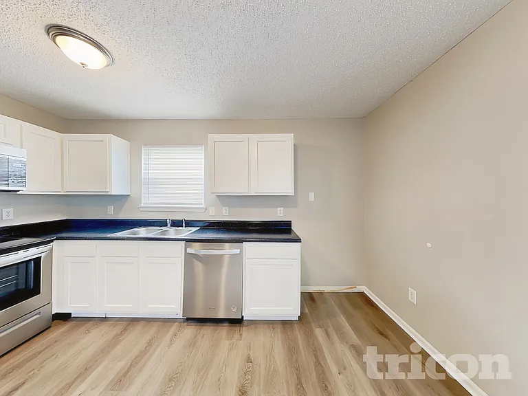 1602 Cold Spring Dr — Photo 4