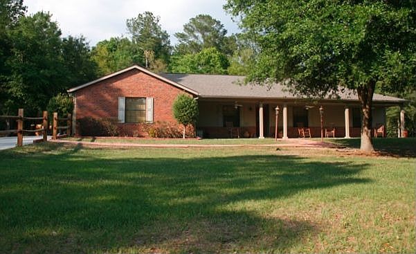 A huge Front Porch!