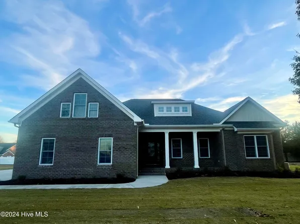 400 Donald Drive, Winterville, NC 28590