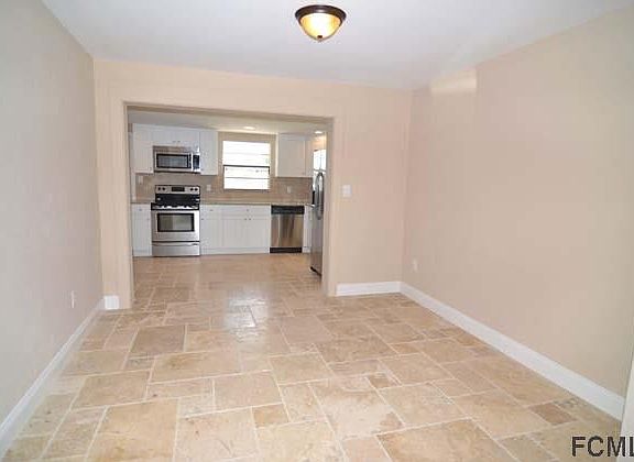 5th image of 43 Poinsettia Dr