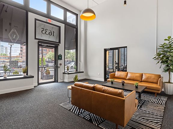2nd image of 1635 Washington Ave APT 907