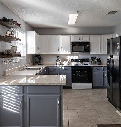 5th image of 5221 Newcastle Ln