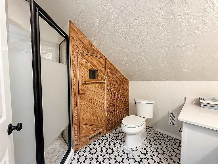 109 Road Runner Dr — Photo 7