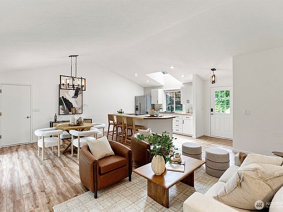 5th image of 909 125th Street Ct NW