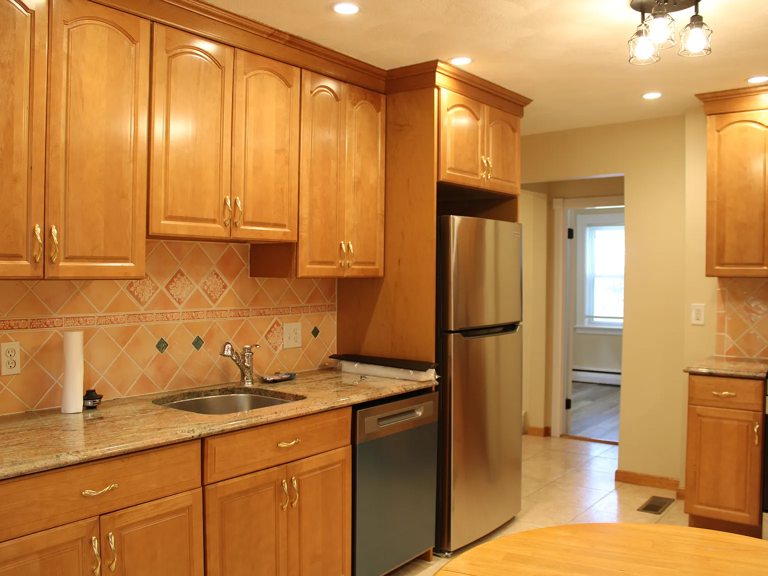 2 bed, 1100 sqft, $3,000 — Photo 3