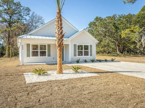 224 17th St, Apalachicola, FL 32320