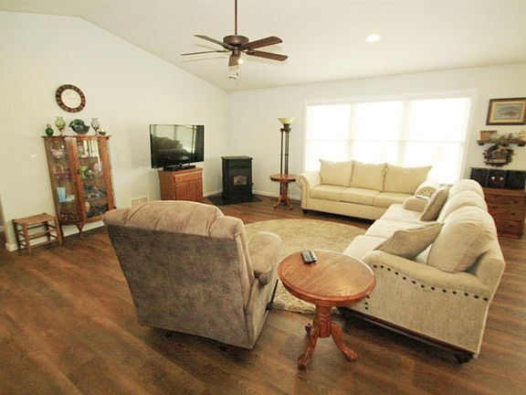 5th image of 526 Chippewa Ct Lot 33