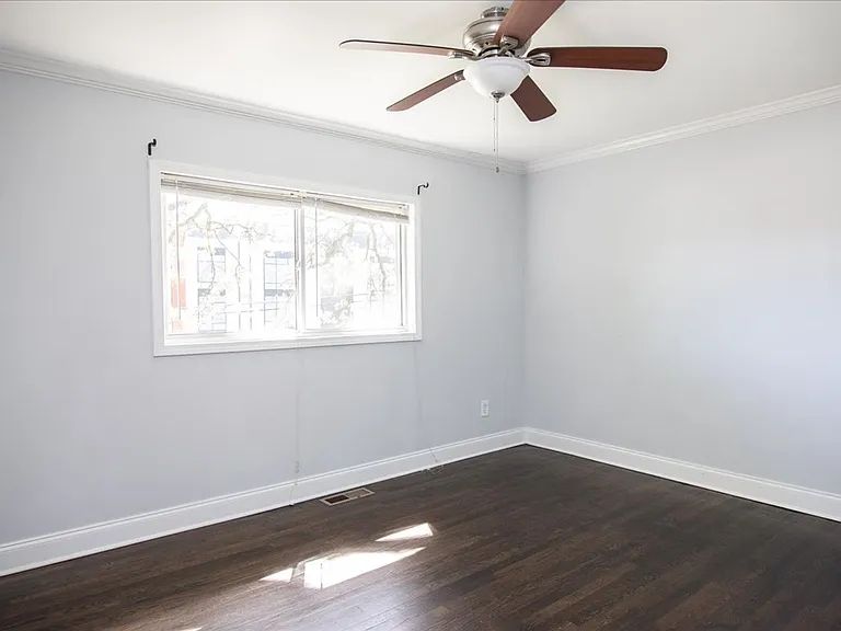 1096 Herndon St NW #B — Photo 11