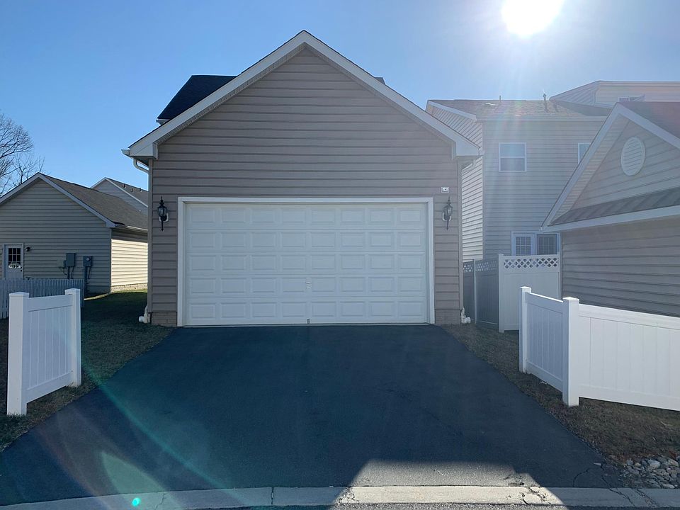 2nd image of 12211 Majestic Maple Dr