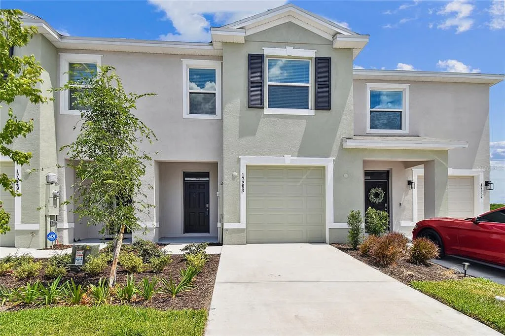 3 bed, 2.5 bath, 1673 sqft, $2,350 — Photo 1
