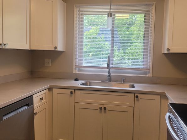 213 Dewitt St #213